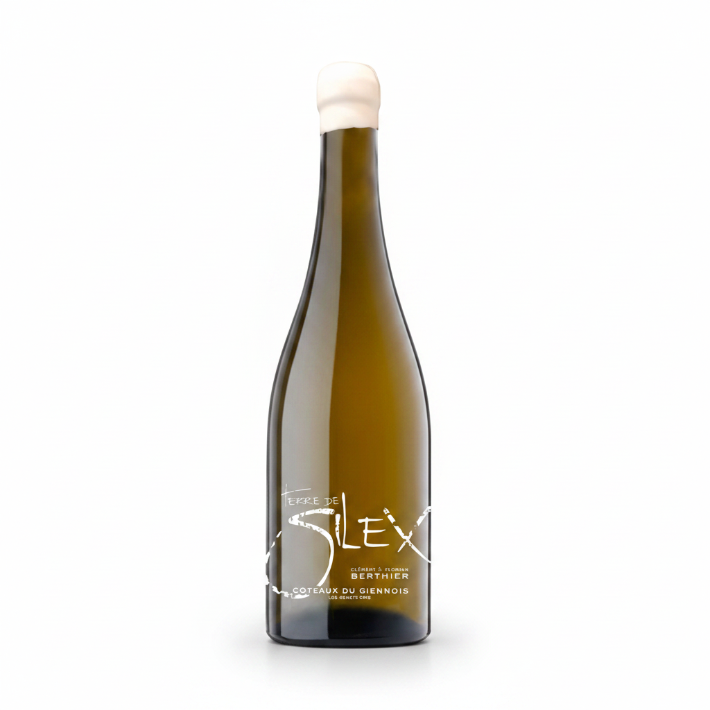 Wine bottle labeled 'Silex' on a white background