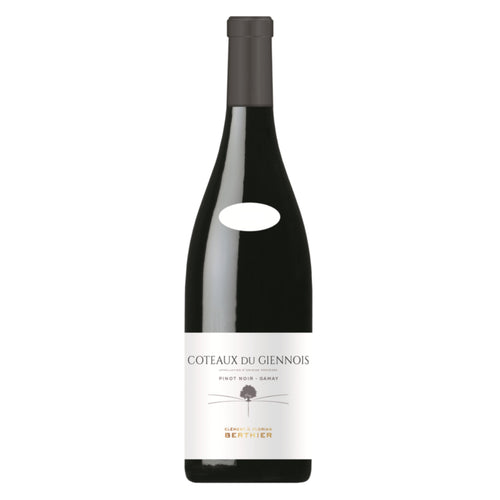 Wine bottle labeled 'Coteaux du Giennois' on a white background